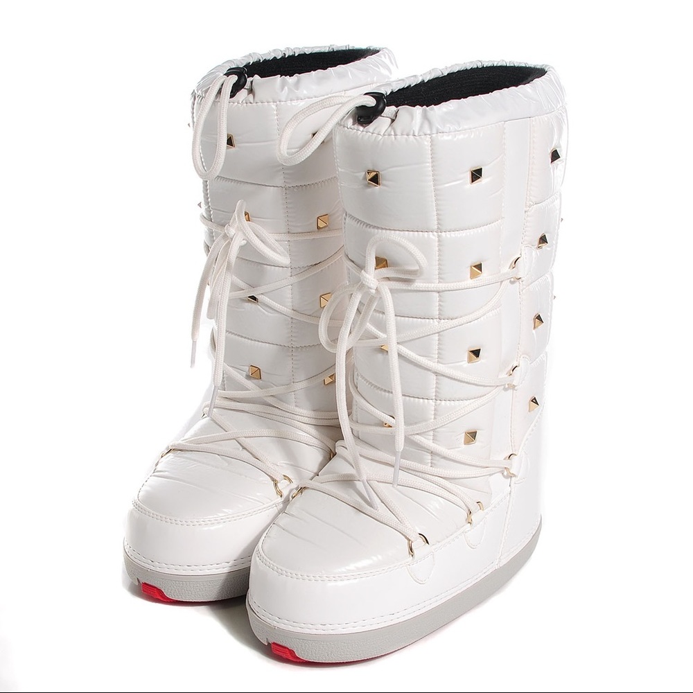 Stud Valentino white snow boots- BNIB dust bag 41